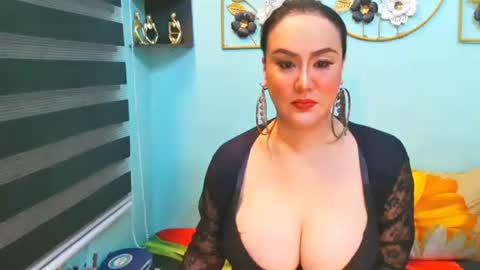 Snapshot of bigcocknloadstits chatting on November 2025 04:07:02 PM Flirty Sofia online show from November 2025 04:07:02 PM