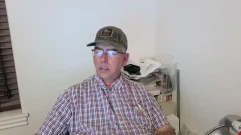 Snapshot of bigdylan17 chatting on October 2025 01:25:02 AM Dylan 56 Taleah 53 online show from October 2025 01:25:02 AM