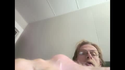 Snapshot of bigelectricrod chatting on December 2025 01:57:02 AM bigelectricrod online show from December 2025 01:57:02 AM