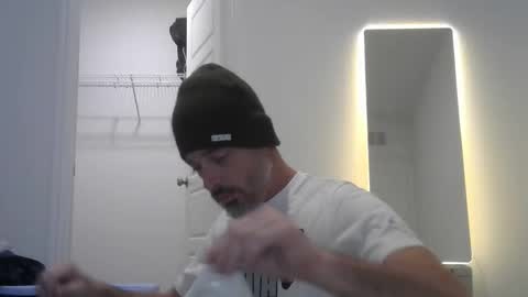 Snapshot of biggin10inch chatting on April 2026 06:05:02 AM Gavin online show from April 2026 06:05:02 AM