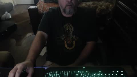 Snapshot of bighugmugg chatting on November 2025 12:15:02 PM bighugmugg online show from November 2025 12:15:02 PM