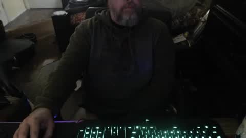 Snapshot of bighugmugg chatting on February 2026 11:47:01 PM bighugmugg online show from February 2026 11:47:01 PM