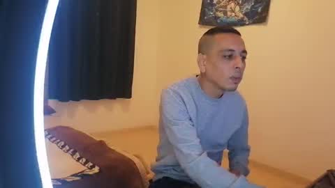 Snapshot of bighunter914318 chatting on March 2026 01:32:02 AM bighunter914318 online show from March 2026 01:32:02 AM