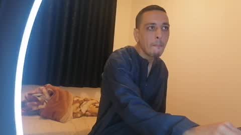 Snapshot of bighunter914318 chatting on April 2026 11:28:01 PM bighunter914318 online show from April 2026 11:28:01 PM