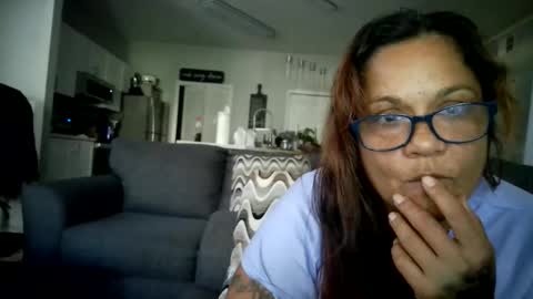 Snapshot of bigolemini chatting on November 2025 05:02:01 PM the Mini mami online show from November 2025 05:02:01 PM