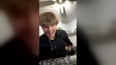 bigskinnyboyshh online show from December 2025 09:42:01 PM