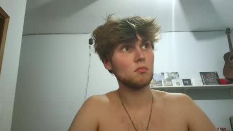 Snapshot of bigskinnyboyshh chatting on March 2026 12:04:02 AM bigskinnyboyshh online show from March 2026 12:04:02 AM