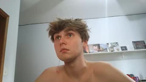 Snapshot of bigskinnyboyshh chatting on April 2026 10:37:02 PM bigskinnyboyshh online show from April 2026 10:37:02 PM