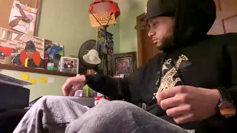 Snapshot of bigwalkdog12 chatting on December 2024 01:18:02 AM Floppyphallus online show from December 2024 01:18:02 AM