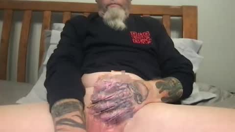 Bigwhitedickdaddy and BabyCakes online show from January 2025 05:19:02 AM