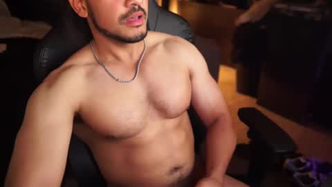 Snapshot of bigzz1 chatting on February 2025 06:40:02 AM Valleyguy818 online show from February 2025 06:40:02 AM