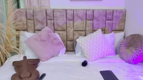 Snapshot of biiancasimons_ chatting on September 2025 07:05:01 PM online show from September 2025 07:05:01 PM