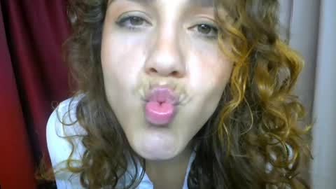 Snapshot of biki_sensual chatting on May 2026 01:57:16 AM hi soy natural girl biki online show from May 2026 01:57:16 AM