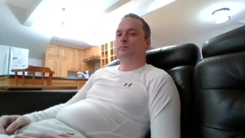 Snapshot of bird8888 chatting on October 2025 08:18:02 PM bird8888 online show from October 2025 08:18:02 PM