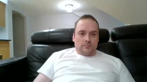 Snapshot of bird8888 chatting on October 2025 08:17:02 PM bird8888 online show from October 2025 08:17:02 PM