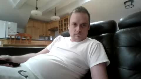 Snapshot of bird8888 chatting on October 2025 07:58:02 PM bird8888 online show from October 2025 07:58:02 PM