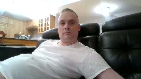 Snapshot of bird8888 chatting on October 2025 09:21:02 PM bird8888 online show from October 2025 09:21:02 PM