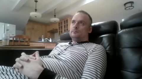 Snapshot of bird8888 chatting on November 2025 07:05:02 PM bird8888 online show from November 2025 07:05:02 PM