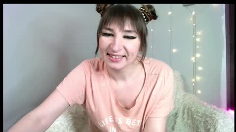 Snapshot of birdie_kiss chatting on April 2026 07:28:02 PM birdie_kiss online show from April 2026 07:28:02 PM
