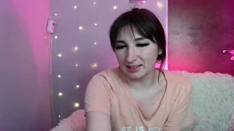Snapshot of birdie_kiss chatting on May 2026 09:12:01 PM birdie_kiss online show from May 2026 09:12:01 PM