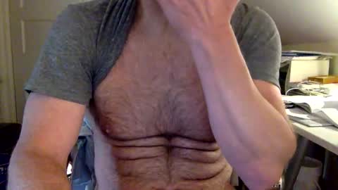 Snapshot of bisonbar chatting on May 2026 06:13:01 PM BisonBar online show from May 2026 06:13:01 PM
