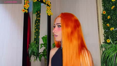 Snapshot of bitch_capelli chatting on September 2025 02:58:02 AM .. .. online show from September 2025 02:58:02 AM