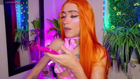 Snapshot of bitch_capelli chatting on September 2025 01:53:01 AM .. .. online show from September 2025 01:53:01 AM