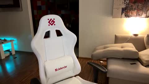 Ann Braslowsky online show from January 2025 05:00:01 AM