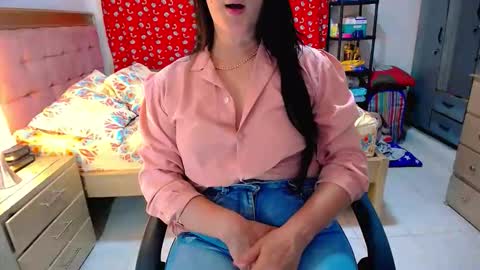 Snapshot of bittermomxxx chatting on April 2026 06:40:02 AM bittermomxxx online show from April 2026 06:40:02 AM