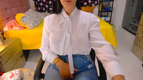 Snapshot of bittermomxxx chatting on April 2026 05:14:01 PM bittermomxxx online show from April 2026 05:14:01 PM