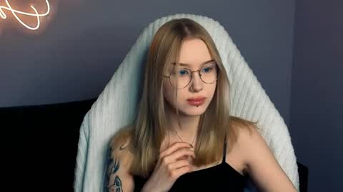 Snapshot of bjliki chatting on April 2026 02:33:01 PM Julia online show from April 2026 02:33:01 PM