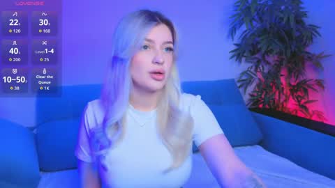 Snapshot of bjliki chatting on April 2026 01:01:02 PM Julia online show from April 2026 01:01:02 PM