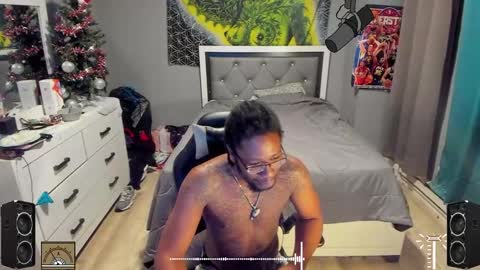 Plant Base Streamers From Pennsylvania online show from December 2024 12:12:01 AM