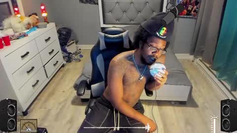 Plant Base Streamers From Pennsylvania online show from February 2025 11:57:01 PM