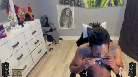 Plant Base Streamers From Pennsylvania online show from September 2025 11:19:01 PM