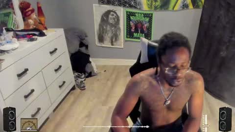 Plant Base Streamers From Pennsylvania online show from October 2025 09:56:01 PM