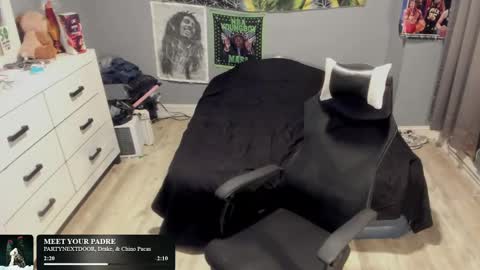 Plant Base Streamers From Pennsylvania online show from November 2025 12:49:01 AM