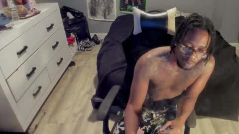 Plant Base Streamers From Pennsylvania online show from December 2025 01:33:02 AM