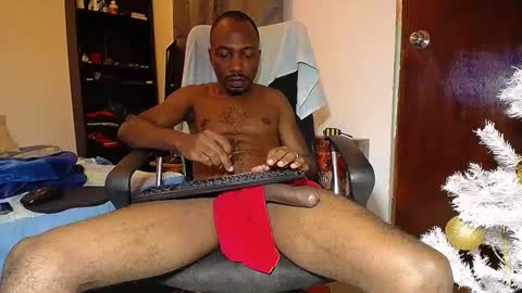 Snapshot of black_diamond_t chatting on December 2024 10:25:02 PM Black Diamond online show from December 2024 10:25:02 PM