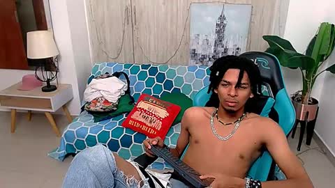 Snapshot of black_dreadlocks chatting on December 2024 11:55:01 AM Black online show from December 2024 11:55:01 AM