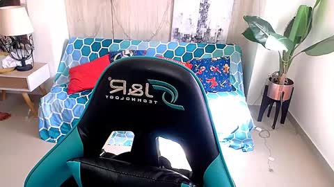 Snapshot of black_dreadlocks chatting on December 2024 06:38:02 PM Black online show from December 2024 06:38:02 PM