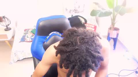 Snapshot of black_dreadlocks chatting on December 2024 12:33:02 PM Black online show from December 2024 12:33:02 PM