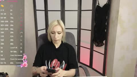 Snapshot of black_orchides chatting on April 2026 12:29:02 PM Emily online show from April 2026 12:29:02 PM