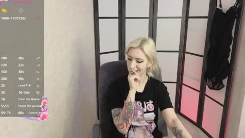 Snapshot of black_orchides chatting on April 2026 08:23:01 AM Emily online show from April 2026 08:23:01 AM