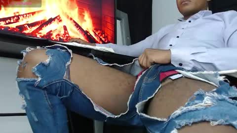 Snapshot of black_penis69 chatting on November 2025 04:40:02 AM black_penis69 online show from November 2025 04:40:02 AM