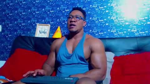 Snapshot of black_seus85 chatting on December 2025 12:07:02 AM duglas online show from December 2025 12:07:02 AM