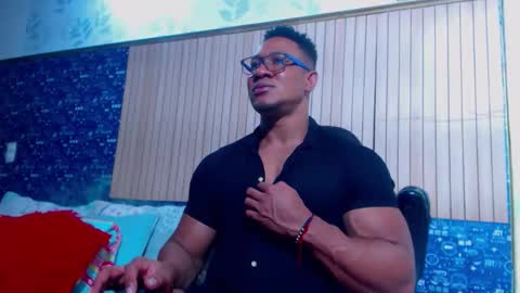 Snapshot of black_seus85 chatting on February 2026 05:47:02 PM duglas online show from February 2026 05:47:02 PM