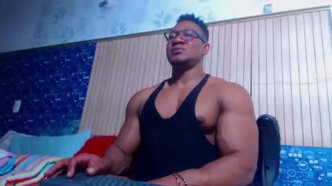 Snapshot of black_seus85 chatting on February 2026 06:39:02 PM duglas online show from February 2026 06:39:02 PM