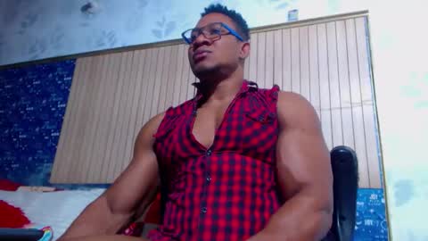 Snapshot of black_seus85 chatting on March 2026 06:59:02 PM duglas online show from March 2026 06:59:02 PM