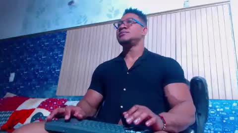 duglas online show from April 2026 08:39:01 PM